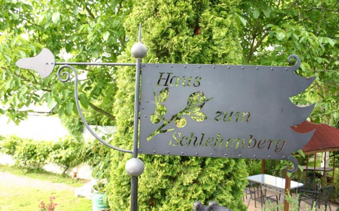 Pension Haus Zum Schlehenberg Bayreuth Exterior photo